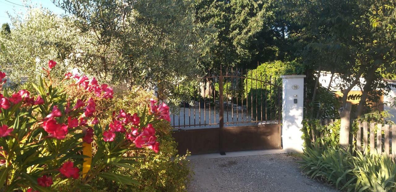 Gite Pont De Crillon Εξωτερικό φωτογραφία